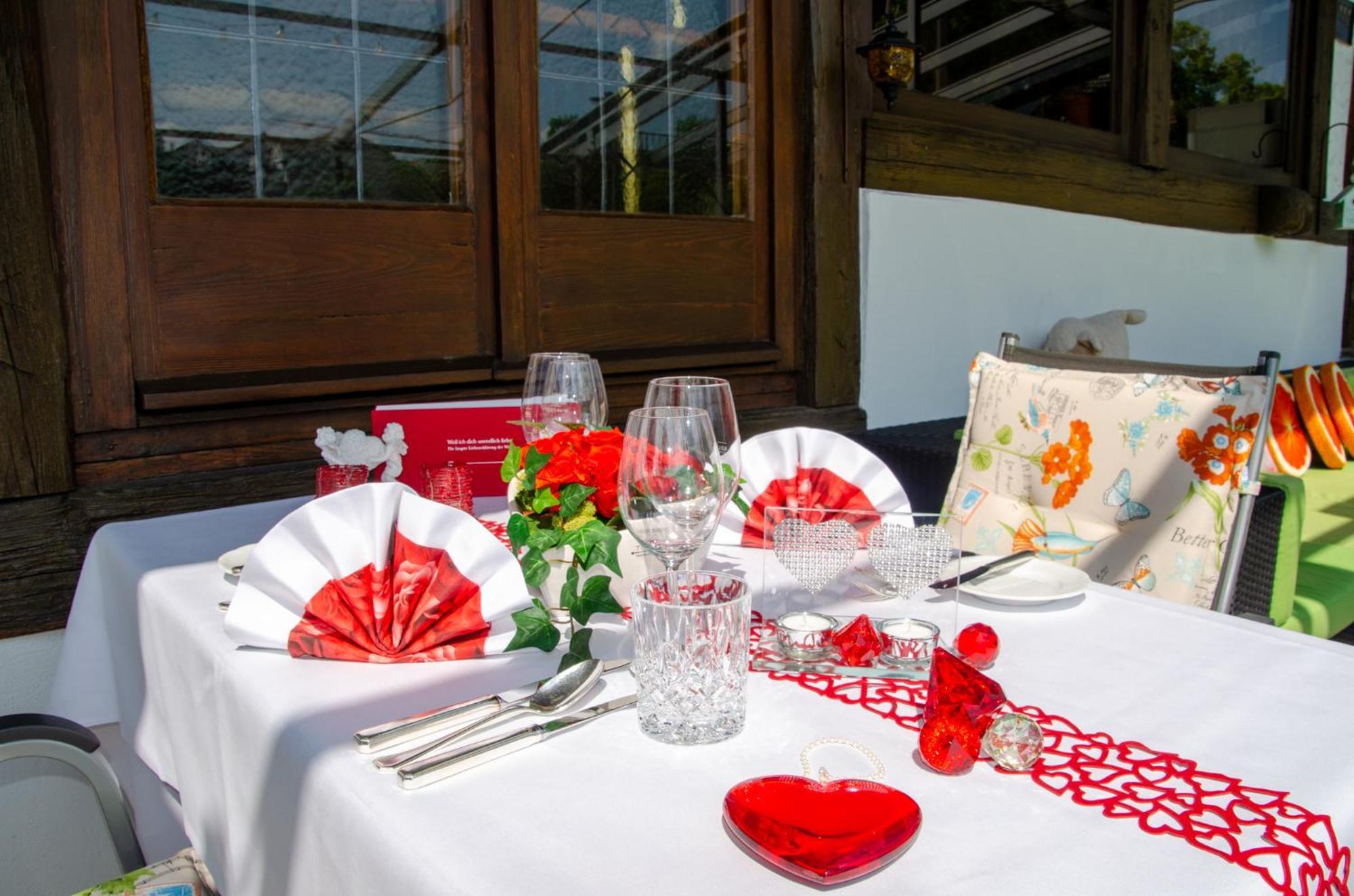 Hotel Restaurant Thum 巴林根 外观 照片