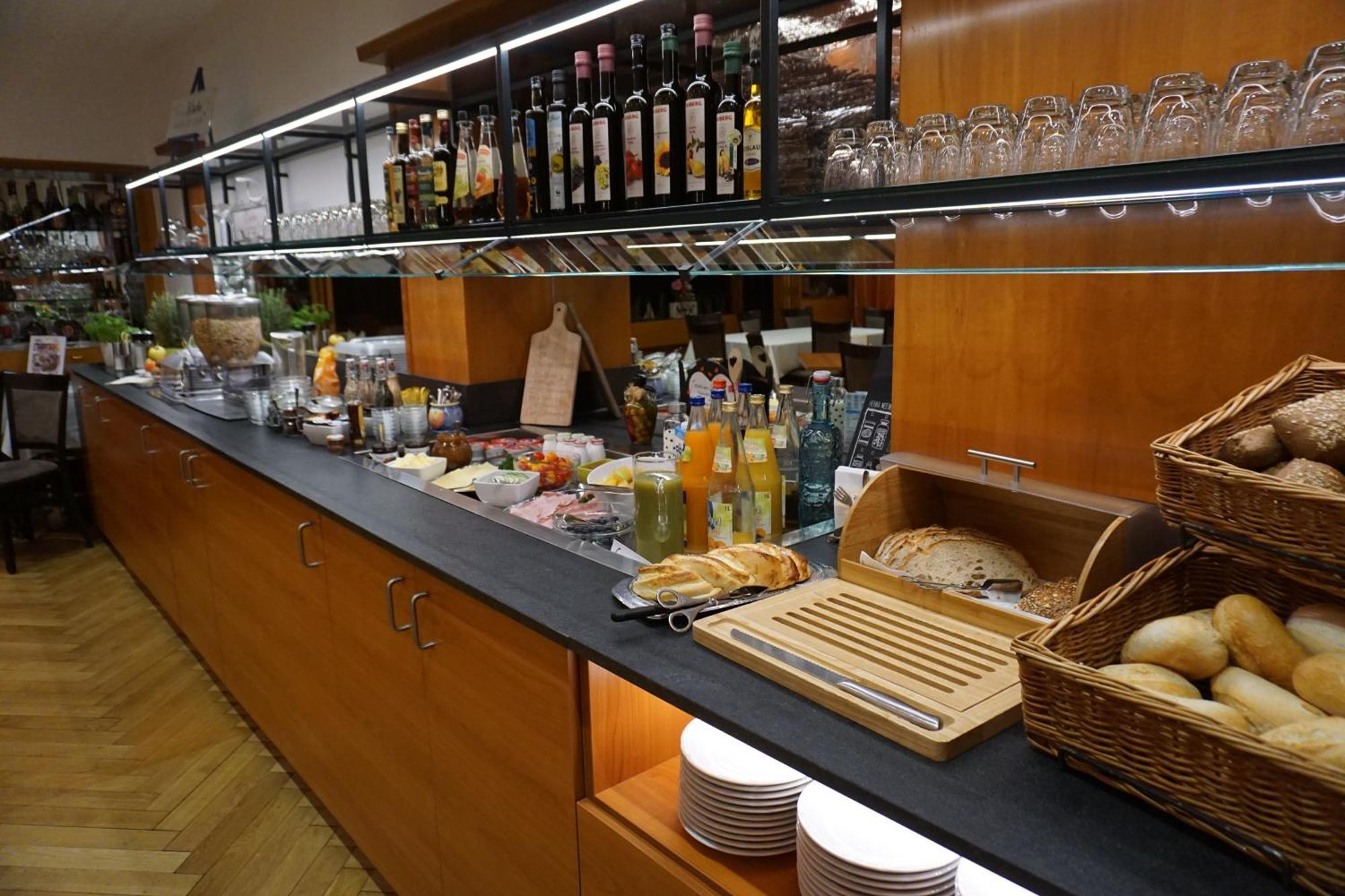 Hotel Restaurant Thum 巴林根 外观 照片
