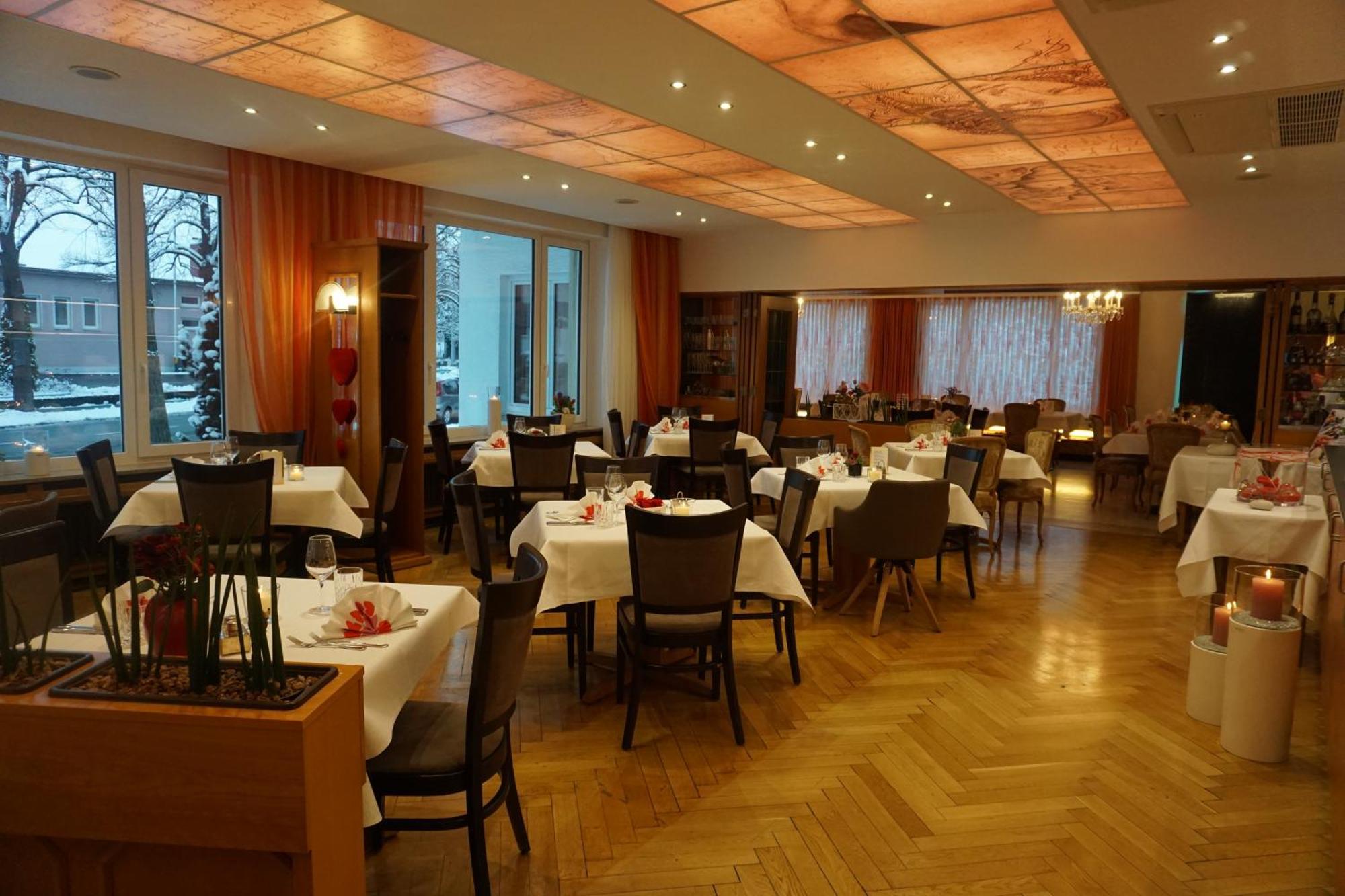 Hotel Restaurant Thum 巴林根 外观 照片