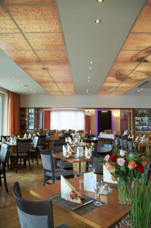 Hotel Restaurant Thum 巴林根 外观 照片